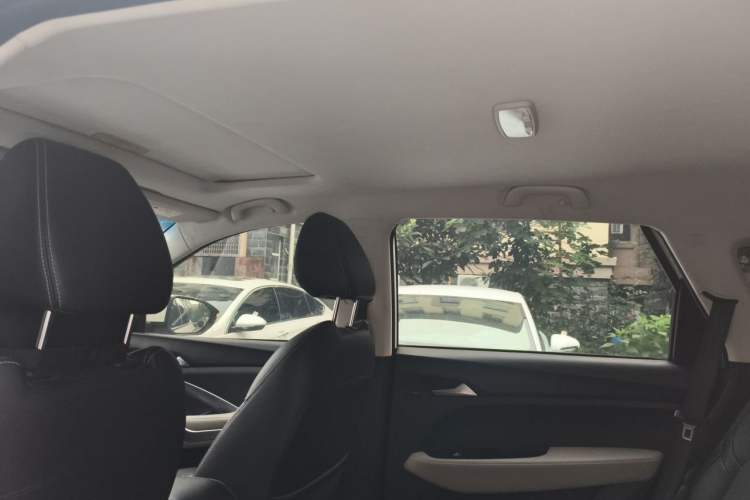 Used Baojun 530 2018 1.5T Manual Luxury Version National V Headliner