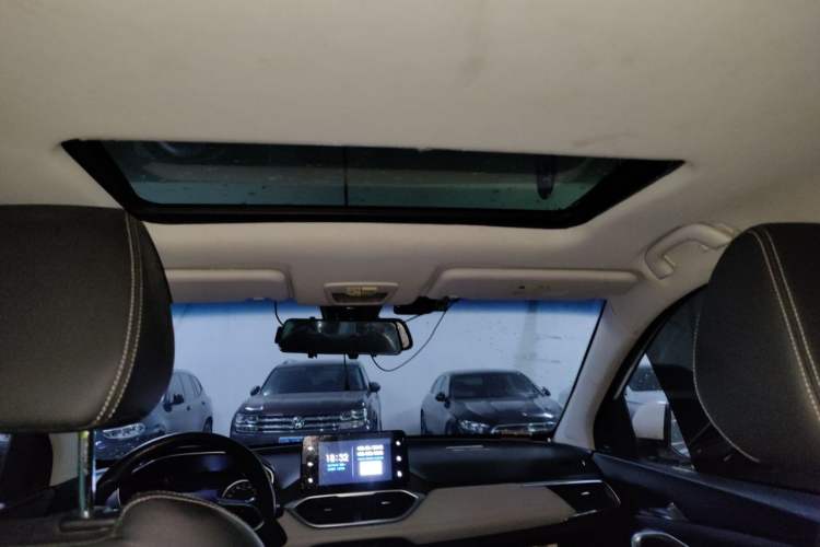 Used Baojun 530 2018 1.5T Manual Luxury Version National V Headliner