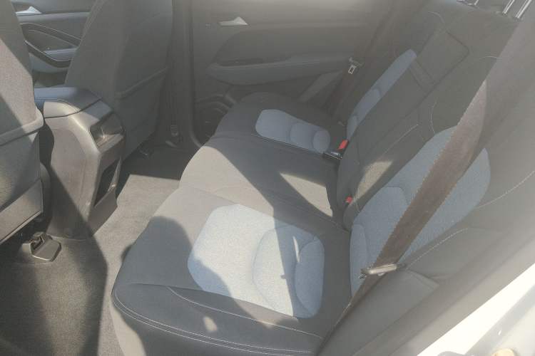 Used Baojun 530 2018 1.5T Manual Elite Version China V Interior 1