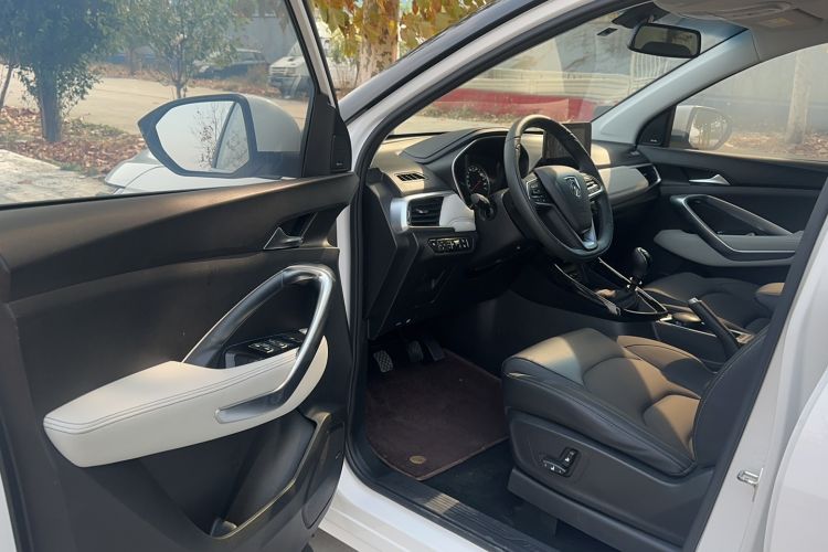 Used Baojun 530 2018 1.5T Manual Prestige Version China V Interior 2