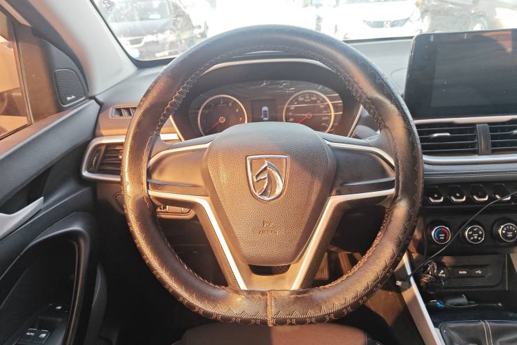 Used Baojun 530 2018 1.5T Manual Elite Version China V Interior 2