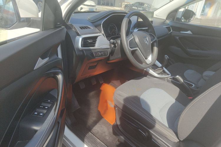 Used Baojun 530 2018 1.5T Manual Elite Version China V Interior 2