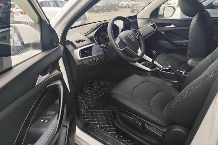 Used Baojun 530 2018 1.5T Manual Elite Version China V Interior 2