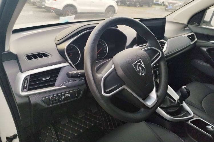 Used Baojun 530 2018 1.5T Manual Elite Version China V Interior 3