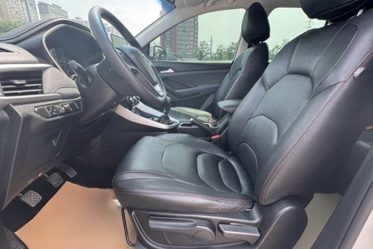 Used Baojun 530 2018 1.5T Manual Comfort Version China V Interior 3