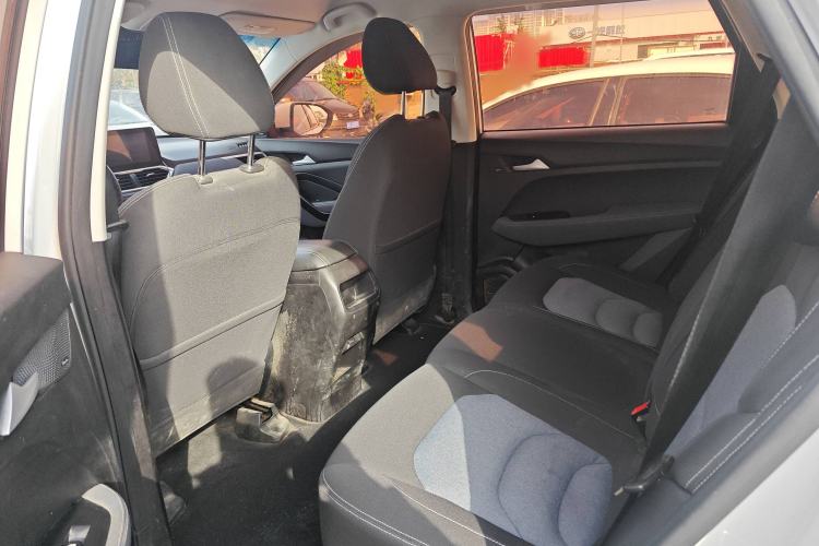 Used Baojun 530 2018 1.5T Manual Elite Version China V Interior 5