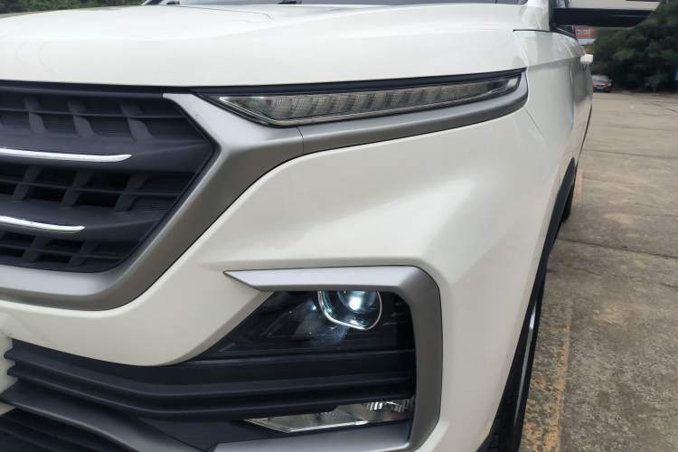 Used Baojun 530 2018 1.8L Automatic Elite Version China V Emission Standard Left Front Headlight