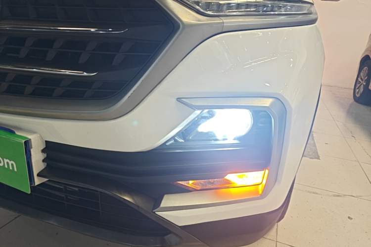 Used Baojun 530 2018 1.5T Manual Comfort Version China V Left Front Headlight