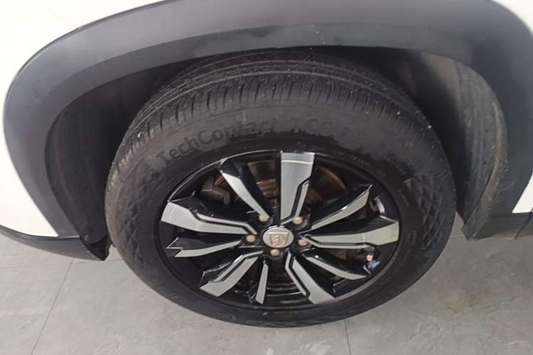 Used Baojun 530 2018 1.5T DCT Flagship Version China V Emission Standard Left Front Wheel Hub