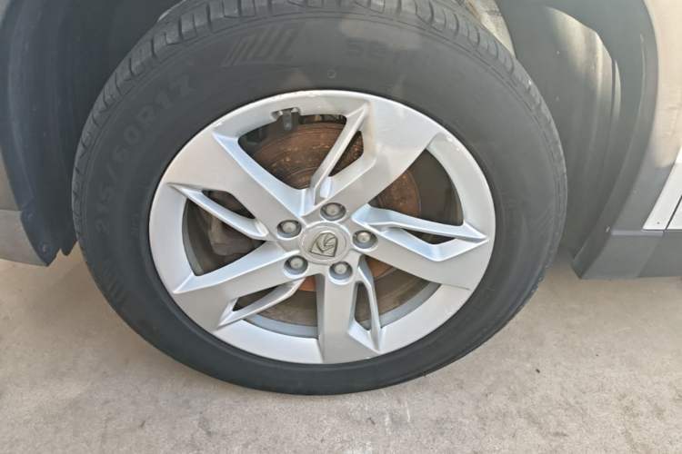 Used Baojun 530 2018 1.5T Manual Comfort Version China V Left Front Wheel Hub