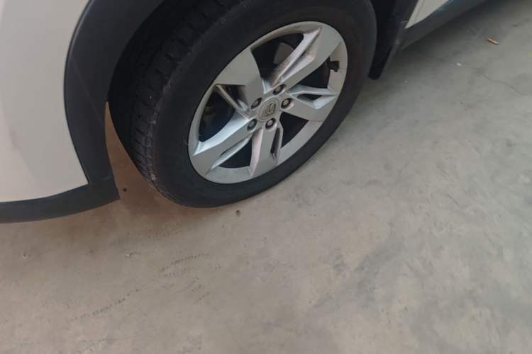 Used Baojun 530 2018 1.8L Automatic Luxury Version China V Left Front Wheel Hub