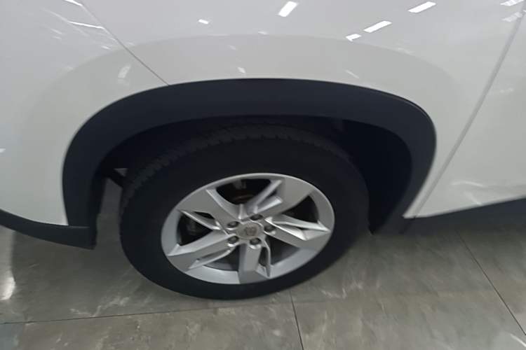 Used Baojun 530 2018 1.8L Automatic Elite Version China V Emission Standard Left Front Wheel Hub