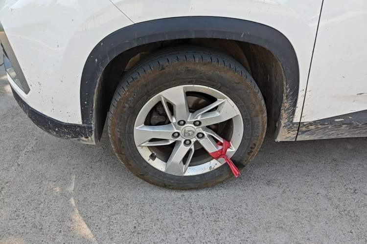 Used Baojun 530 2018 1.8L Automatic Luxury Version China V Left Front Wheel Hub