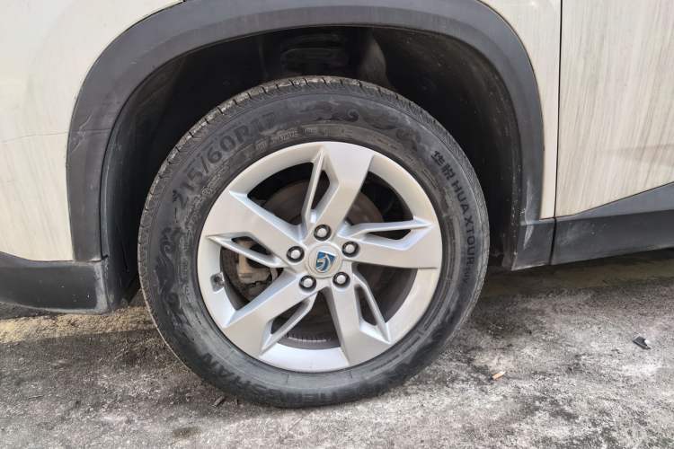 Used Baojun 530 2018 1.5T Manual Elite Version China V Left Front Wheel Hub