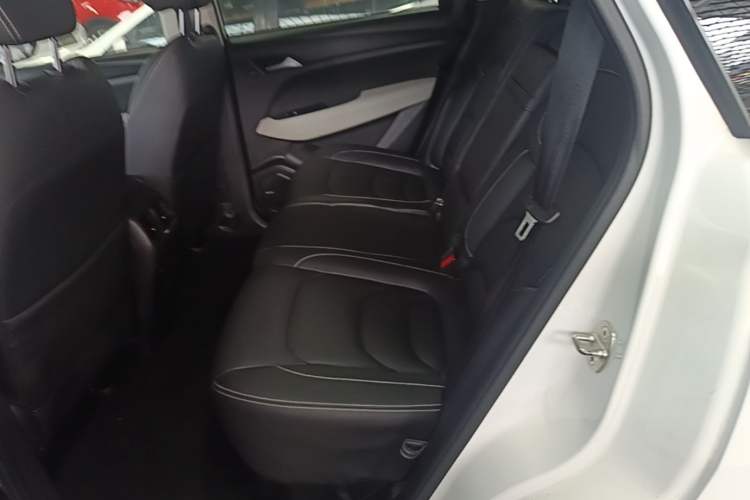 Used Baojun 530 2018 1.5T DCT Flagship Version China V Emission Standard Left Rear Seat