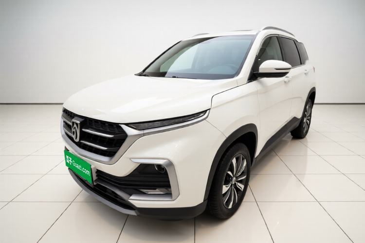 Ojetý Baojun 530 2018 1.5T Manual Prestige Version China V Guazi used car, China used car export, Used car for sale, Used cars, Cheapest cars for sale