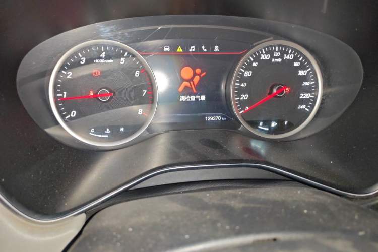 Used Baojun 530 2018 1.5T Manual Prestige Version China V Odometer Close Up