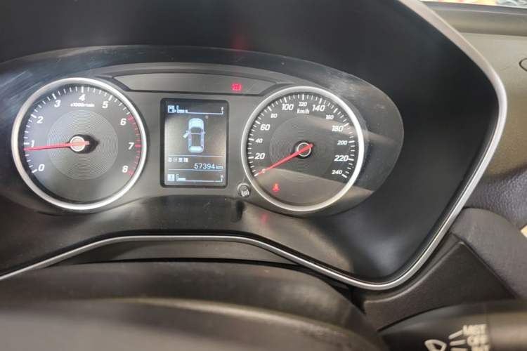Used Baojun 530 2018 1.5T Manual Comfort Version China V Odometer Close Up