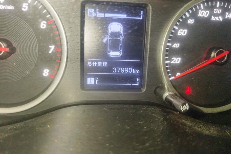 Used Baojun 530 2018 1.5T Manual Comfort Version China V Odometer Close Up