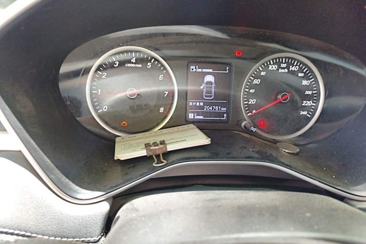 Used Baojun 530 2018 1.5T Manual Comfort Version China V Odometer Close Up
