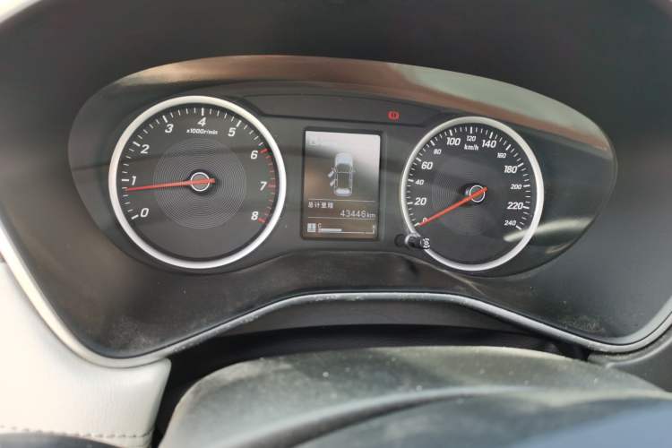 Used Baojun 530 2018 1.5T Manual Luxury Version National V Odometer Close Up