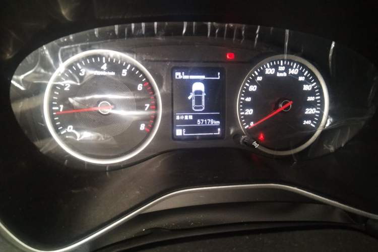 Used Baojun 530 2018 1.5T Manual Comfort Version China V Odometer Close Up