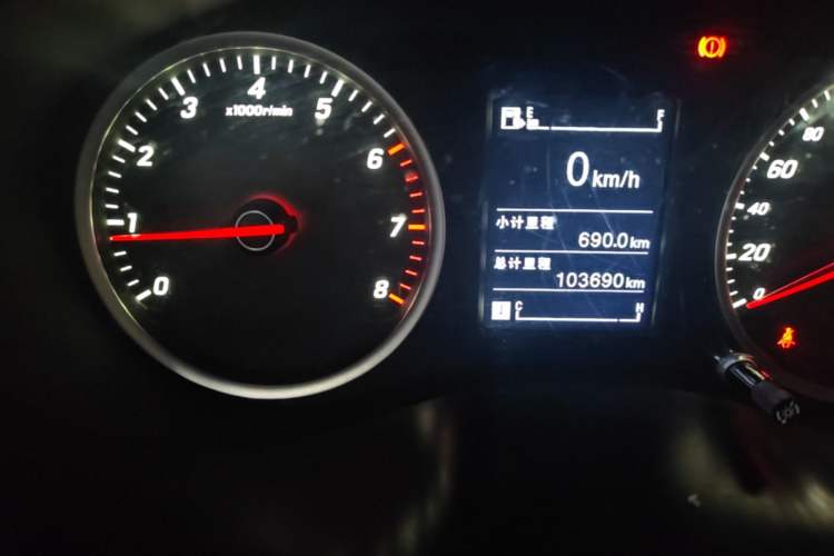 Used Baojun 530 2018 1.5T Manual Comfort Version China V Odometer Close Up