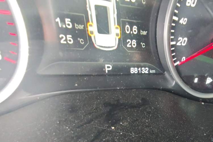 Used Baojun 530 2018 1.5T DCT Flagship Version China V Emission Standard Odometer Close Up
