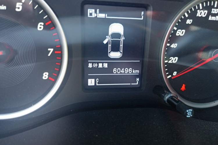 Used Baojun 530 2018 1.5T Manual Comfort Version China V Odometer Close Up
