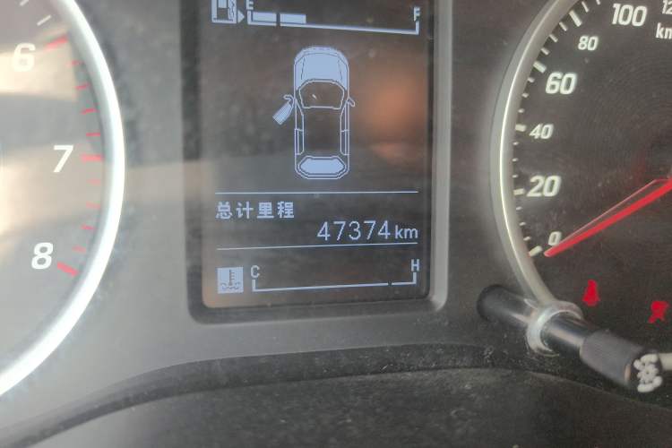 Used Baojun 530 2018 1.5T Manual Elite Version China V Odometer Close Up