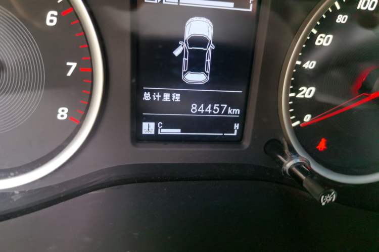 Used Baojun 530 2018 1.5T Manual Luxury Version National V Odometer Close Up