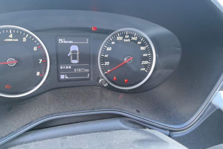 Used Baojun 530 2018 1.5T Manual Luxury Version National V Odometer Close Up