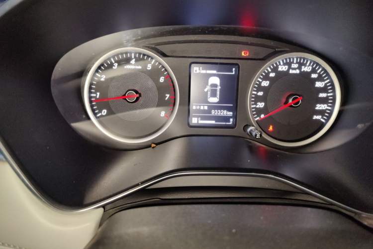 Used Baojun 530 2018 1.5T Manual Luxury Version National V Odometer Close Up