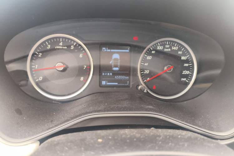 Used Baojun 530 2018 1.5T Manual Luxury Version National V Odometer Close Up