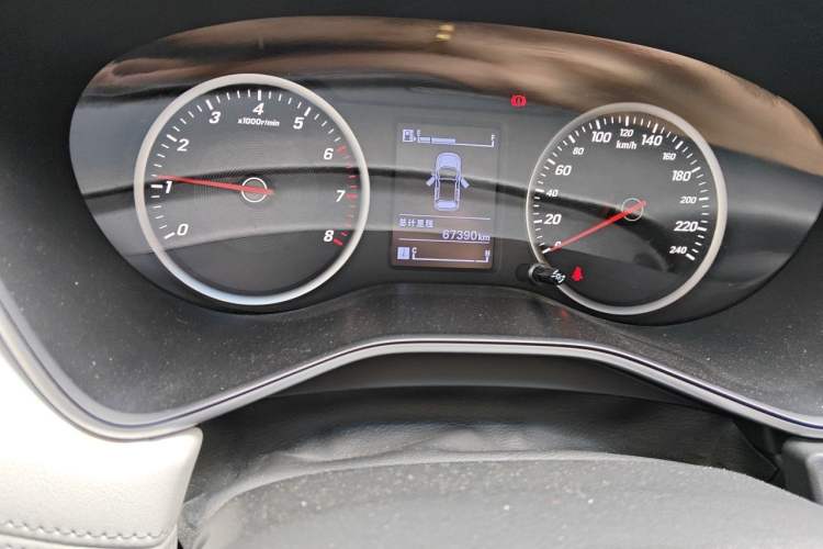 Used Baojun 530 2018 1.5T Manual Luxury Version National V Odometer Close Up