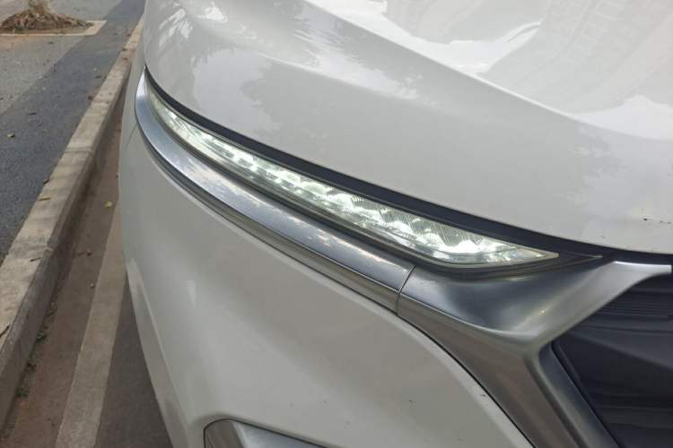 Used Baojun 530 2018 1.5T Manual Luxury Version National V Right Front Headlight
