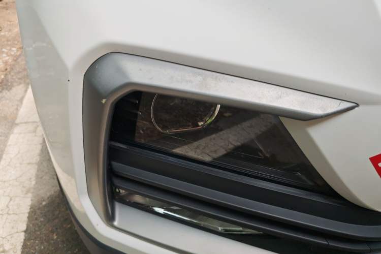 Used Baojun 530 2018 1.5T Manual Elite Version China V Right Front Headlight