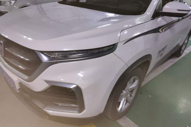 Used Baojun 530 2018 1.5T Manual Luxury Version National V Right Front Headlight