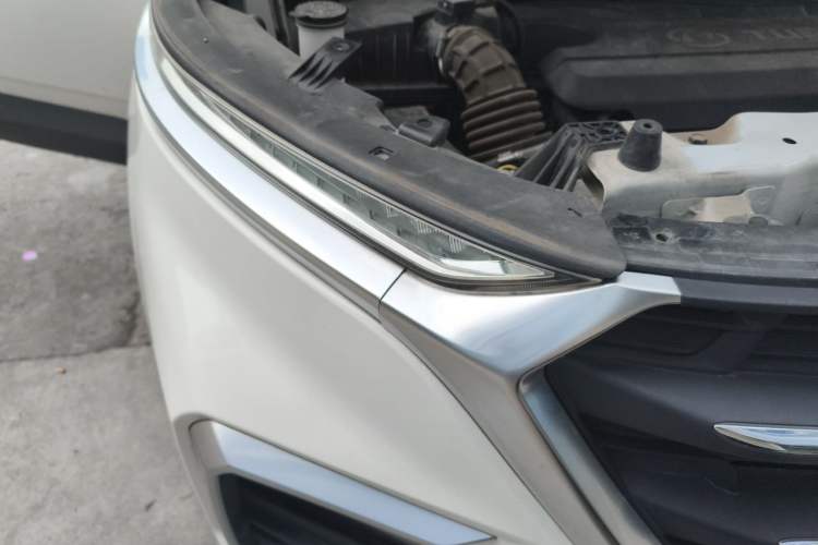 Used Baojun 530 2018 1.5T Manual Luxury Version National V Right Front Headlight
