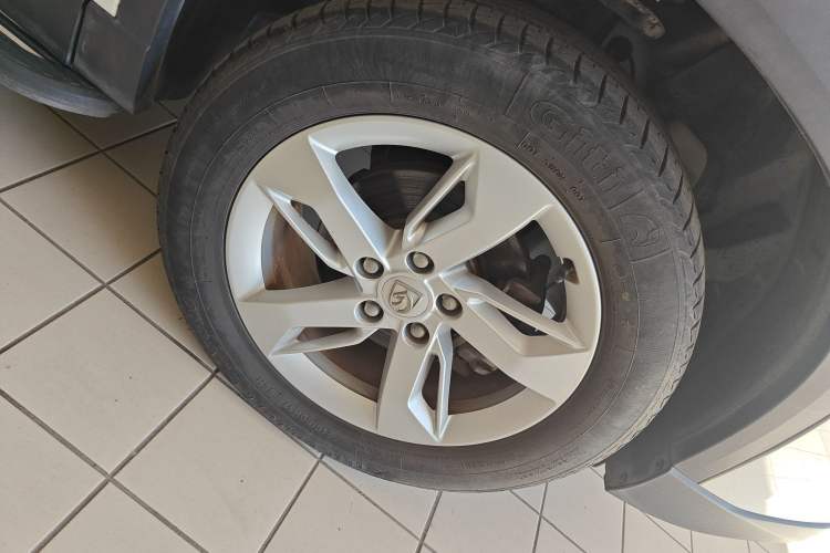 Used Baojun 530 2018 1.8L Automatic Elite Version China V Emission Standard Right Front Wheel Hub
