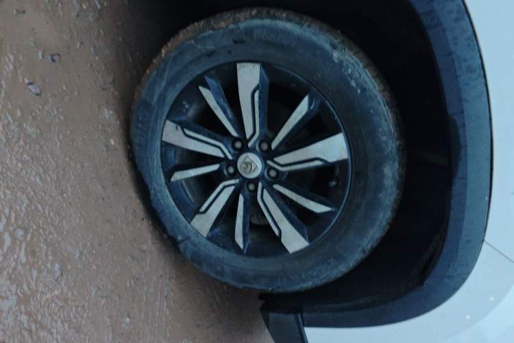 Used Baojun 530 2018 1.5T Manual Prestige Version China V Right Front Wheel Hub