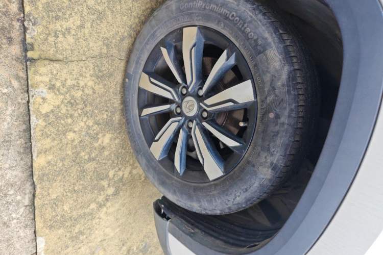 Used Baojun 530 2018 1.5T DCT Flagship Version China V Emission Standard Right Front Wheel Hub