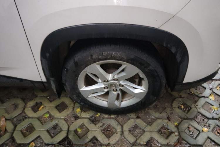 Used Baojun 530 2018 1.5T DCT Luxury Model China V Right Front Wheel Hub