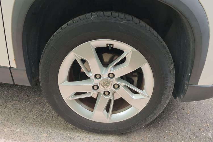 Used Baojun 530 2018 1.5T Manual Elite Version China V Right Front Wheel Hub