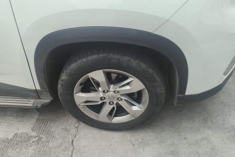 Used Baojun 530 2018 1.5T Manual Luxury Version National V Right Front Wheel Hub