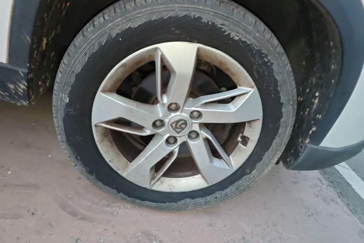 Used Baojun 530 2018 1.5T Manual Elite Version China V Right Front Wheel Hub