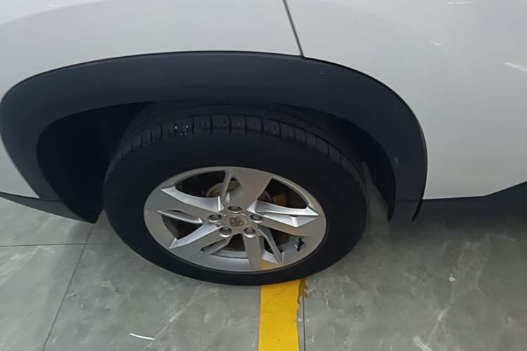 Used Baojun 530 2018 1.8L Automatic Elite Version China V Emission Standard Right Rear Wheel Hub