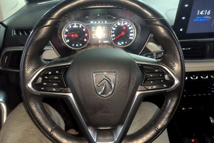 Used Baojun 530 2018 1.5T DCT Flagship Version China V Emission Standard Steering Wheel