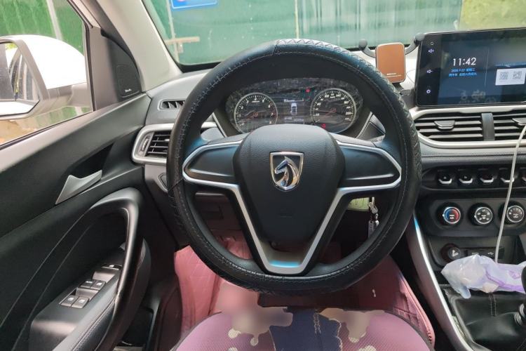 Used Baojun 530 2018 1.5T Manual Elite Version China V Steering Wheel