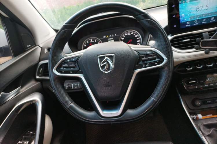 Used Baojun 530 2018 1.5T Manual Prestige Version China V Steering Wheel